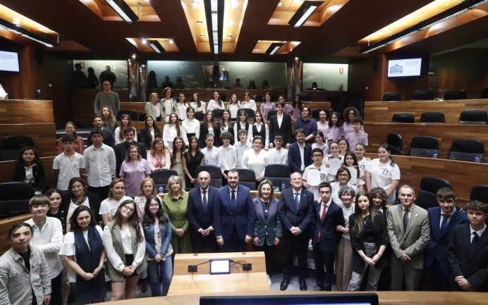 El jefe del Ejecutivo alienta a los escolares de la V Liga de Debate a respetar al que piensa diferente - Asturias
