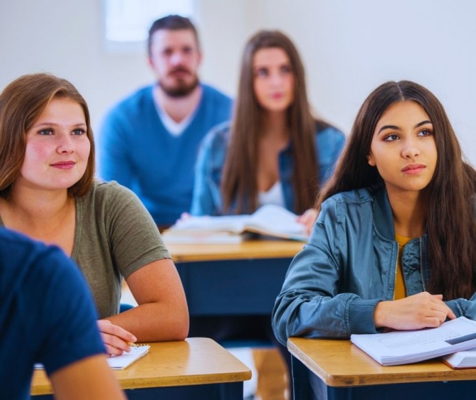 Llanes activa ayudas de 500 euros para estudiantes universitarios y de FP - Concejo de Llanes