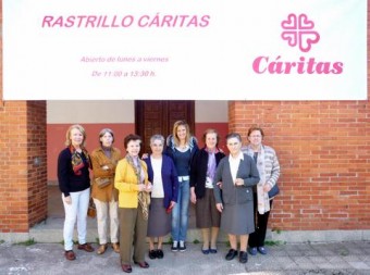 El programa Llanes Ayuda Solidaria dona ropa a Cáritas Española - Concejo de Llanes