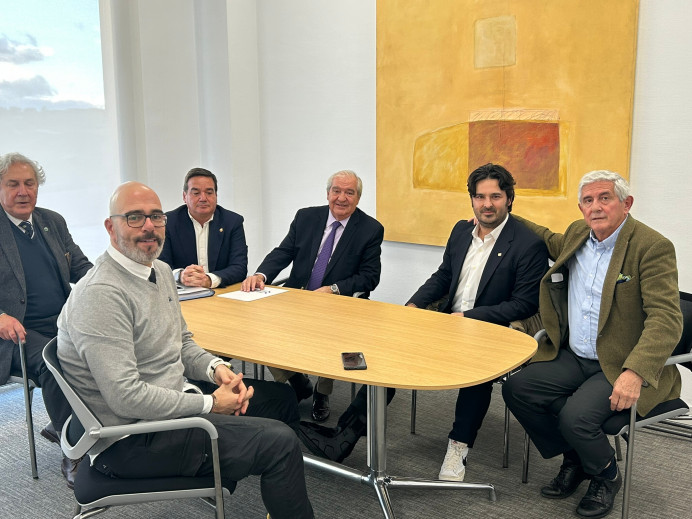 Llanes se postula como sede para la celebración de encuentros de golf nacionales e internacionales - Deportes