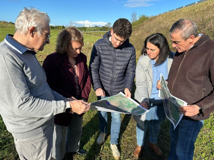 El PP de Llanes da la espalda a Feijóo y se pliega a Riestra y AVALL rechazando vivienda pública en el concejo - Concejo de Llanes