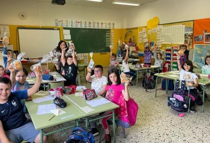 La Comarca de la Sidra celebra les Lletres asturianes con lletres de pan y poesía de Lourdes Álvarez - Comarca de la Sidra
