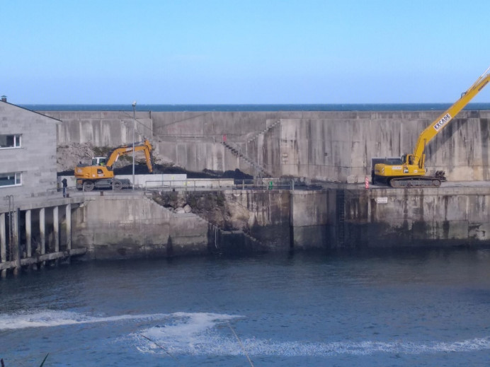 Ecologistas Asturias: Incoan expediente sancionador contra los vertidos de los lodos del dragado del puerto de Llanes - Concejo de Llanes