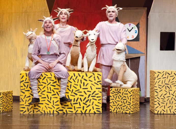 El Teatro de la Laboral acoge este fin de semana el concierto de Leiva y la obra Los siete cabritillos - Sociedad y Cultura