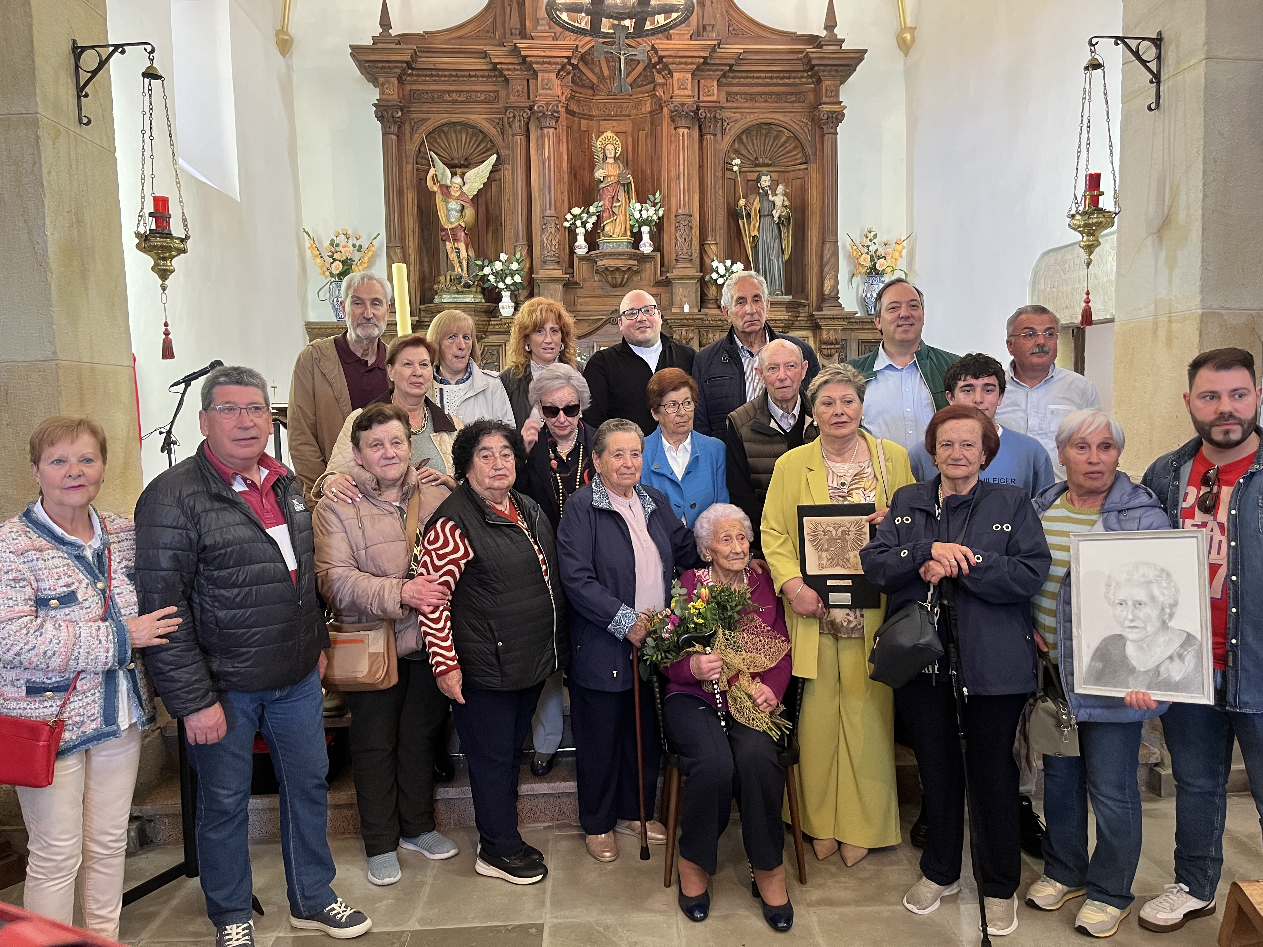 Villaviciosa rinde homenaje a Luz Bada Llera por sus 100 años de vida en Santa Eugenia - Concejo de Villaviciosa
