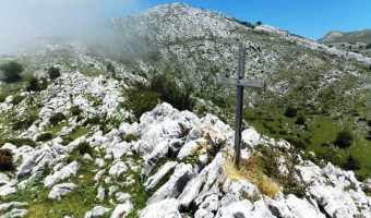 NAZARENVS IESVUS REX IVDAEORUM - Concejo de Colunga