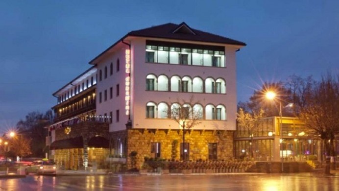 Declaración como servicios esenciales a determinados alojamientos turísticos - Turismo