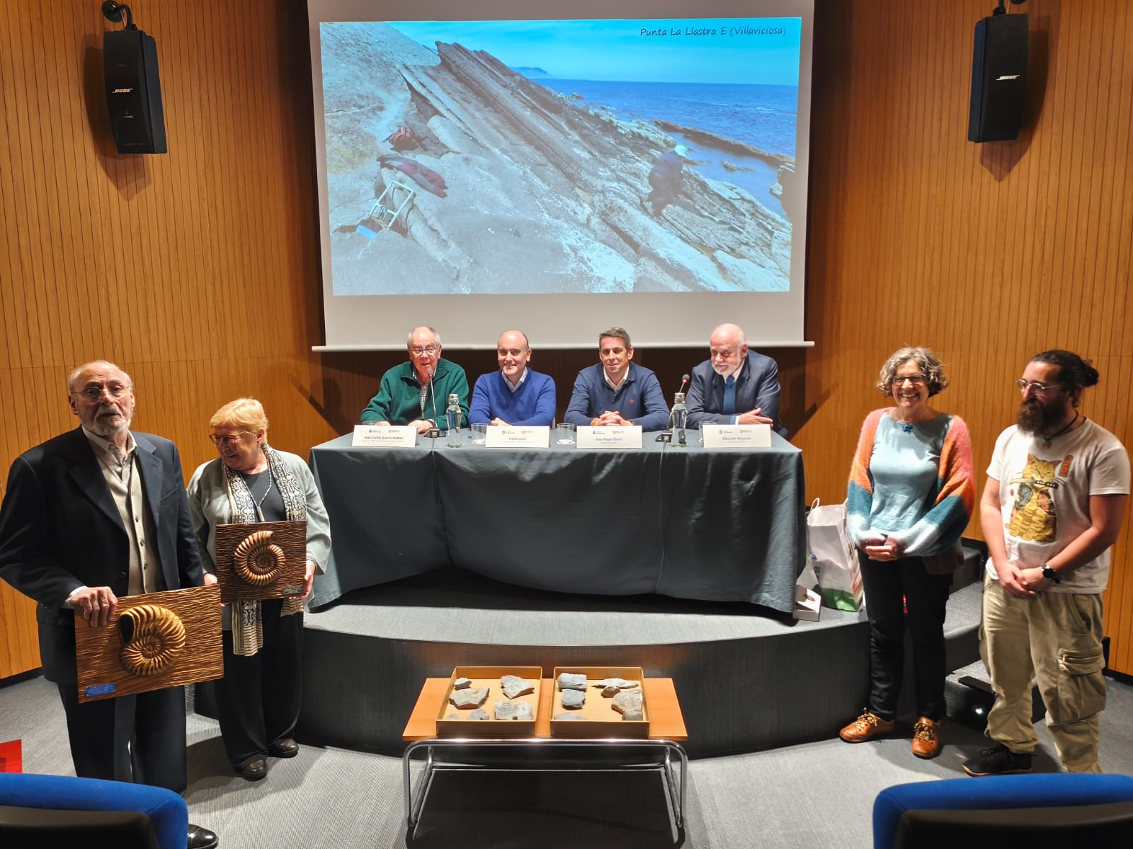 El MUJA incorpora una de las mayores colecciones de fósiles del jurásico asturiano - Concejo de Colunga