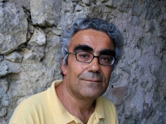 Tertulias en Llanes presenta este sábado el último libro de Miguel Angel Galguera “Olor a Piedras Rotas” - Concejo de Llanes