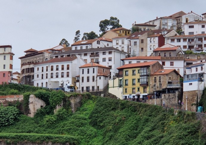 El Principado monitoriza la seguridad de la AS257 en el acceso a Llastres ante el inicio de las obras del dique - Concejo de Colunga