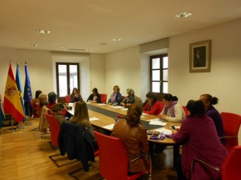 Manifiesto contra la violencia de género del Consejo Municipal de Mujeres del Ayto de Colunga - Concejo de Colunga