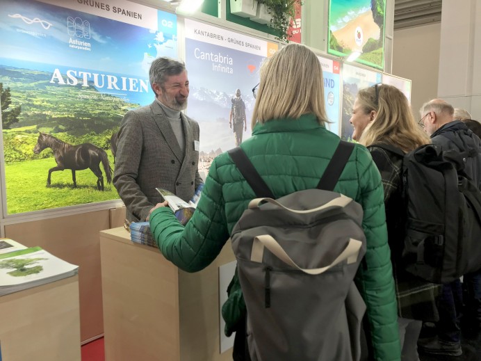Asturias promociona su oferta turística de naturaleza y senderismo en Múnich - Asturias