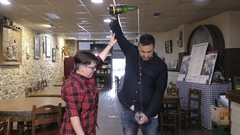 TPA estrena'l programa Mundu Sidreru, dedicáu a la bebida más asturiana - Asturias