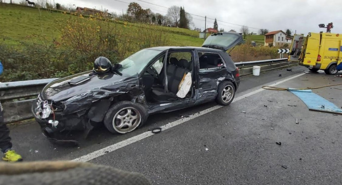 Accidente de tráfico en Nava - Concejo de Nava