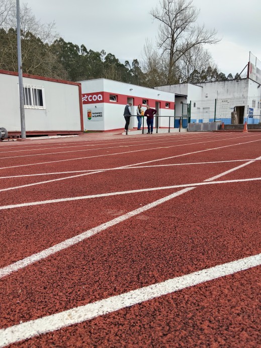 Llanes estrena nuevos vestuarios en la Pista de Atletismo de La Corredoria tras una inversión de 31.520 euros - Concejo de Llanes