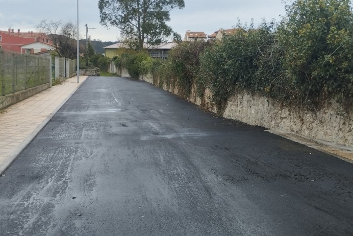 El Ayuntamiento de Llanes concluye las obras de pavimentación en Bricia - Concejo de Llanes