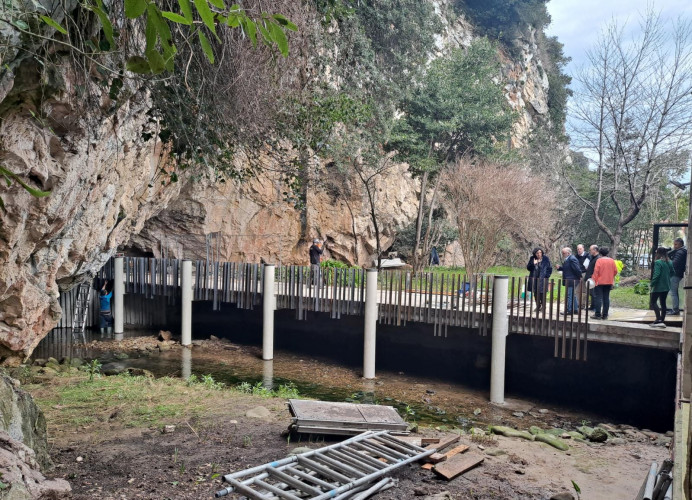 La Consejería de Cultura invierte 241.000 euros en las obras de mejora del edificio de acceso a la cueva de Tito Bustillo - Concejo de Ribadesella