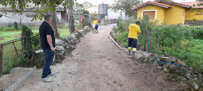 Obras de mejora y pavimentado de caminos en Quintana - Concejo de Llanes