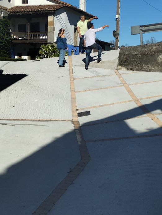 Finalizadas las obras de asfaltado de calles en Rales. - Concejo de Llanes