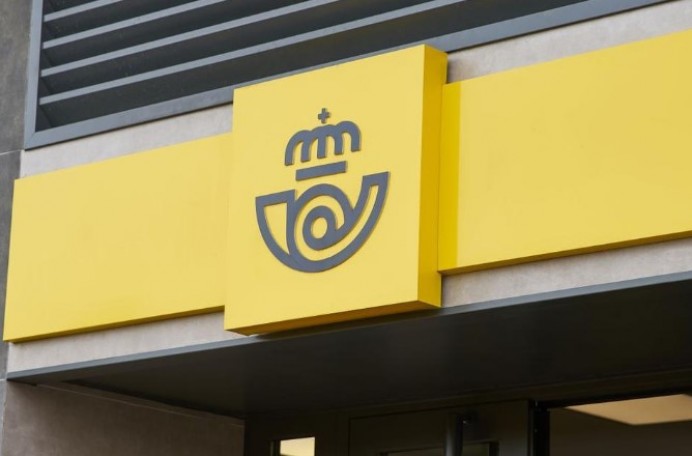 Correos impulsa la Navidad en Asturias con una amplia oferta solidaria y productos especiales en sus oficinas - Asturias