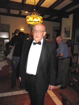 Agustín Pedrayes, por José Antonio Olvar, llastrín que fuera director de la Revista Hola - Concejo de Colunga