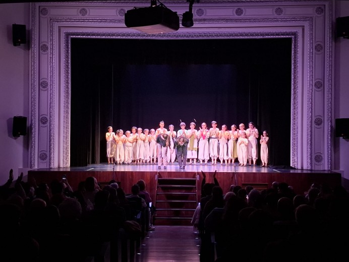 Éxito rotundo en Villaviciosa con la ópera familiar “La flauta mágica” en el Teatro Riera - Concejo de Villaviciosa