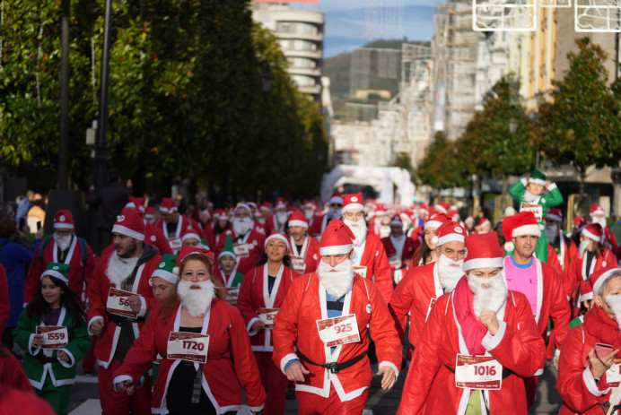 3.000 Papá Noeles y Elfos llenarán las calles de Oviedo el próximo 17 de diciembre - Asturias