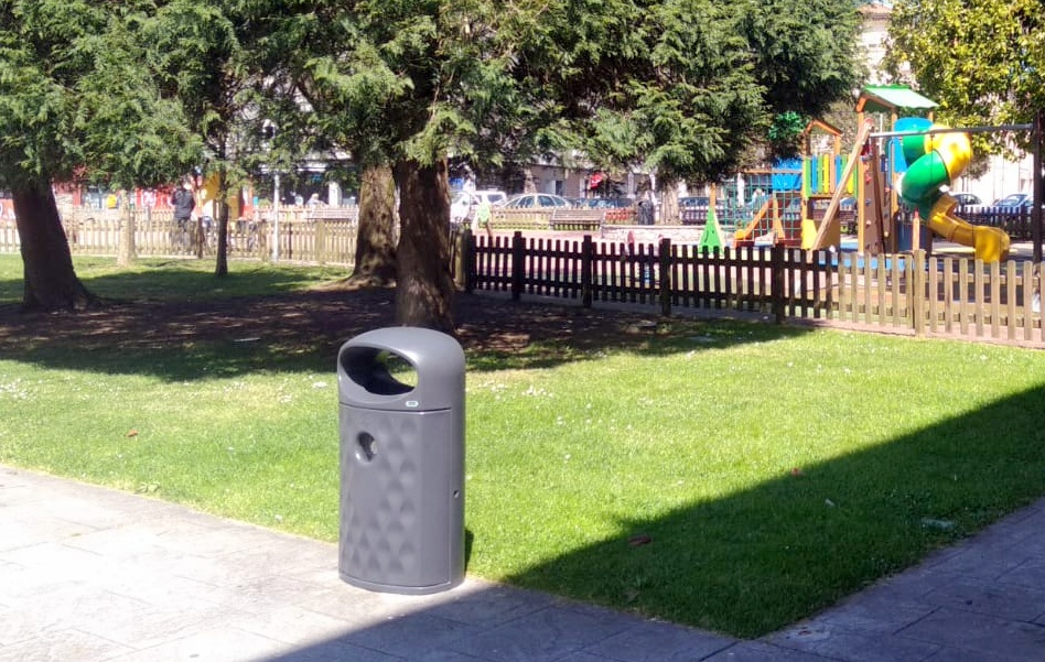 Parque Posada Herrera de Llanes, mobiliario urbano - Concejo de Llanes