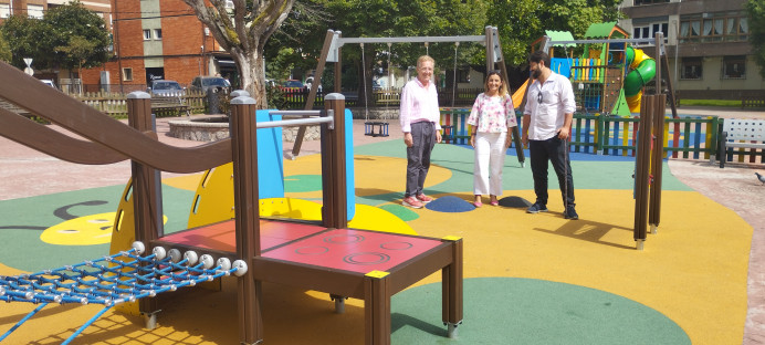 El Ayuntamiento de Llanes concluye la ampliación y renovación del parque infantil Posada Herrera - Concejo de Llanes
