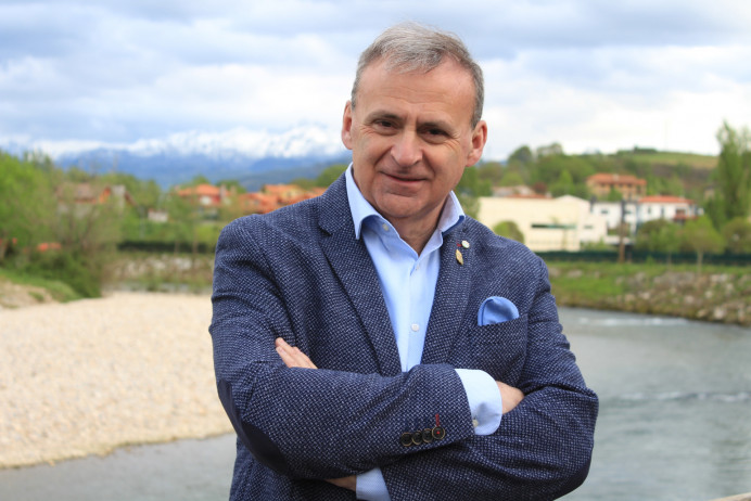 García Longo optará a la reelección Emilio como Alcalde de Parres - Concejo de Parres