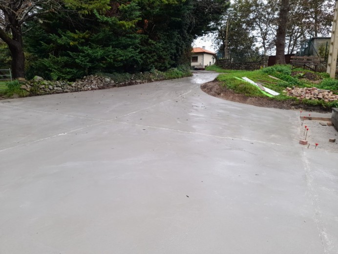 El Ayuntamiento de Llanes inicia las obras de acondicionamiento y pavimentación del acceso a Silviella - Concejo de Llanes