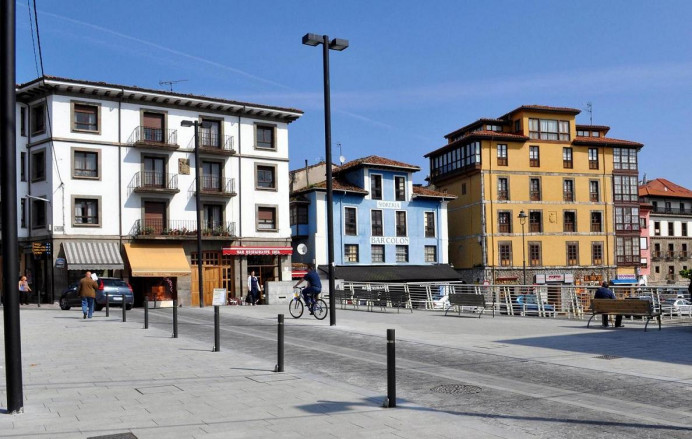 Peatonalización de la calle principal de Llanes durante la temporada estival - Concejo de Llanes