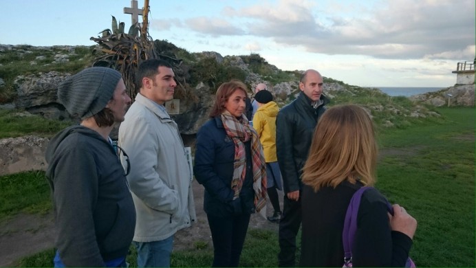 Cinco periodistas de turismo de Irlanda visitan Llanes - Concejo de Llanes