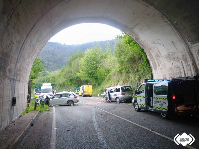  Once personas heridas en una colisión frontal en la N634 a su paso por Piloña - Concejo de Piloña