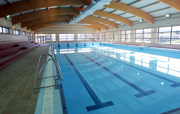 Piscina municipal de Llanes reabre lunes 15 febrero - Concejo de Llanes