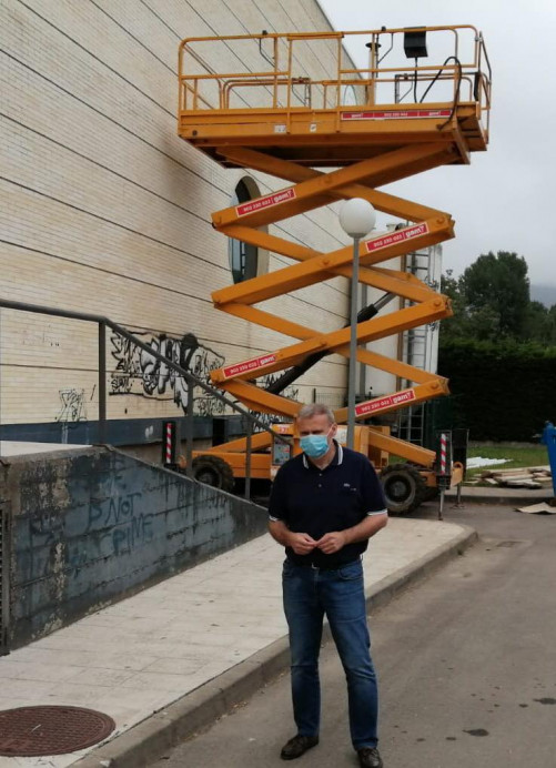 Continuamos con las obras de adecuación de la piscina municipal - Concejo de Parres