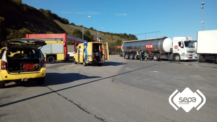 Activación de PLAMERPA en Colunga por fuga de ácido sulfúrico procedente de un camión cisterna - Concejo de Colunga