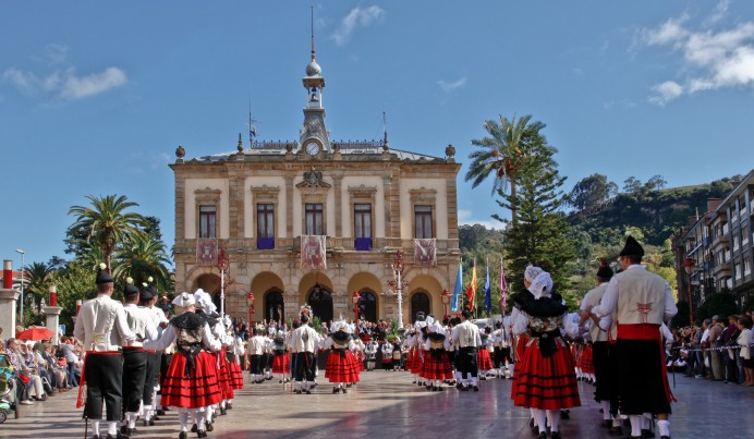  La danza volverá a la plaza del Ayuntamiento el sábado 12 de Octubre en el festival de la manzana - Concejo de Villaviciosa