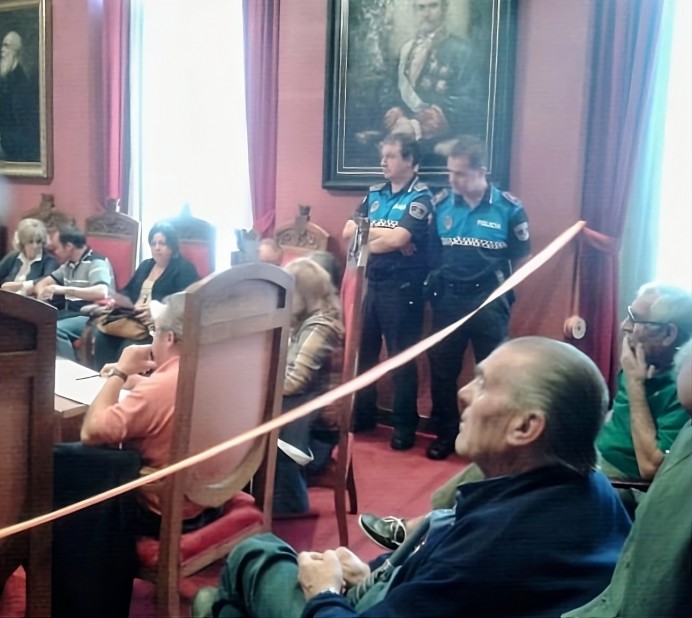 Villaviciosa convocará un pleno extraordinario tras el abandono de la oposición en el último pleno municipal - Concejo de Villaviciosa
