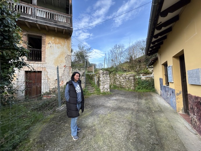 El PSOE de Llanes pide al bipartito asegurar el edificio en ruinas junto a la Escuela de Piñeres - Concejo de Llanes