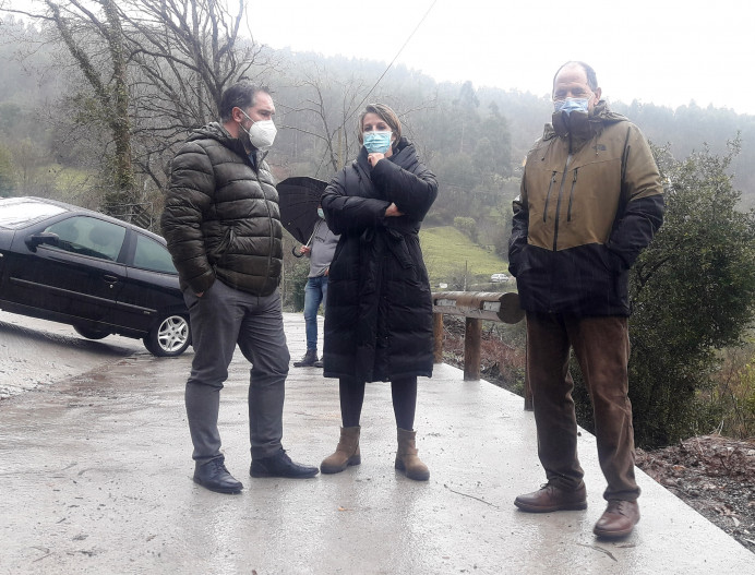 El director general de infraestructuras rurales Fernando Prendes visitó las obras finalizadas en La Poledura - Concejo de Colunga