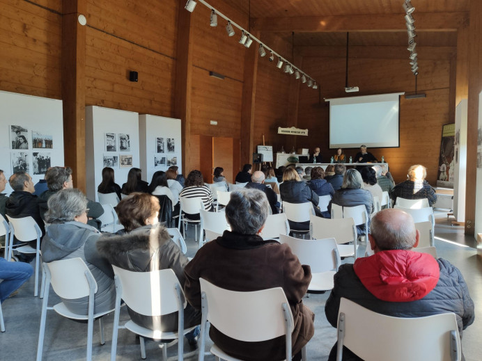 Porrúa acoge un encuentro de los agentes participantes en el desarrollo de una iniciativa social piloto para la revalorización de su aldea  - Concejo de Llanes
