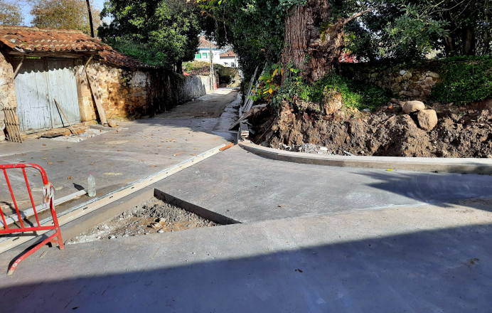 Recta final trabajos calle La Portilla, Nueva de Llanes - Concejo de Llanes