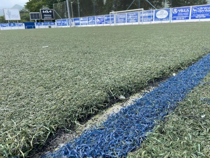 El PSOE propone renovar el césped artificial del campo municipal de La Corredoria, Posada - Concejo de Llanes