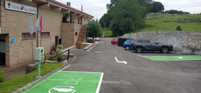 Un juzgado anula una multa al Hotel Prau Ríu por celebrar un evento musical con su licencia habitual - Concejo de Llanes