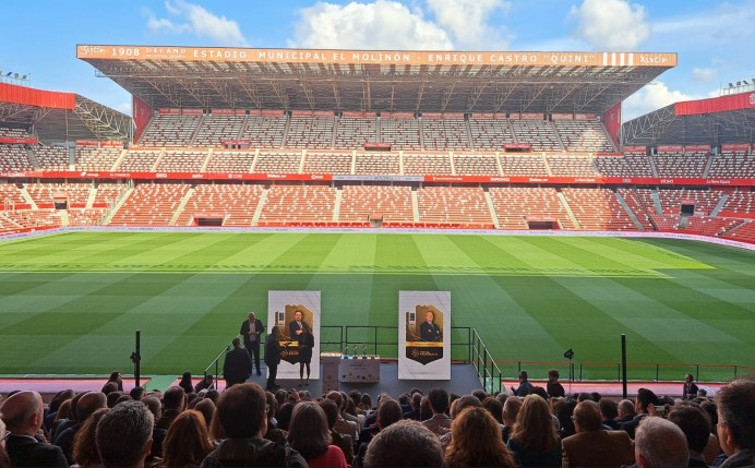 Los Premios Industria 4.0 celebran en El Molinón la apuesta de las empresas asturianas por la innovación y la digitalización - Asturias