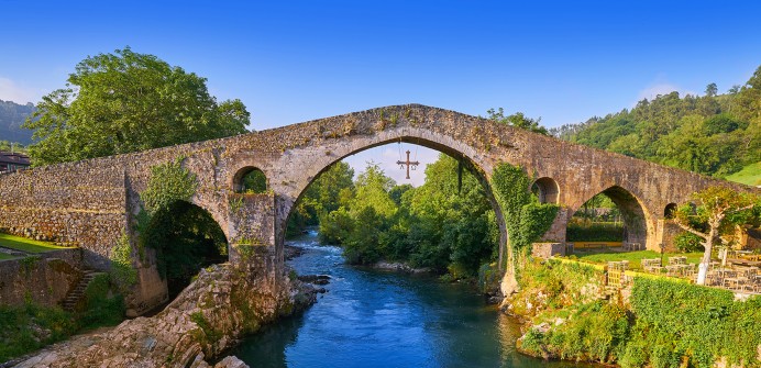 Cangas de Onís compite por el título de Mejor Pueblo Mágico de España 2025 - Concejo de Cangas de Onís