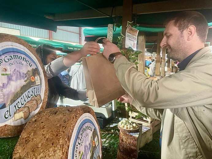 Adrián Pumares exige al Consejero de Medio Rural apoyo urgente a los ganaderos frente a la Enfermedad Hemorrágica Epizoótica - Asturias