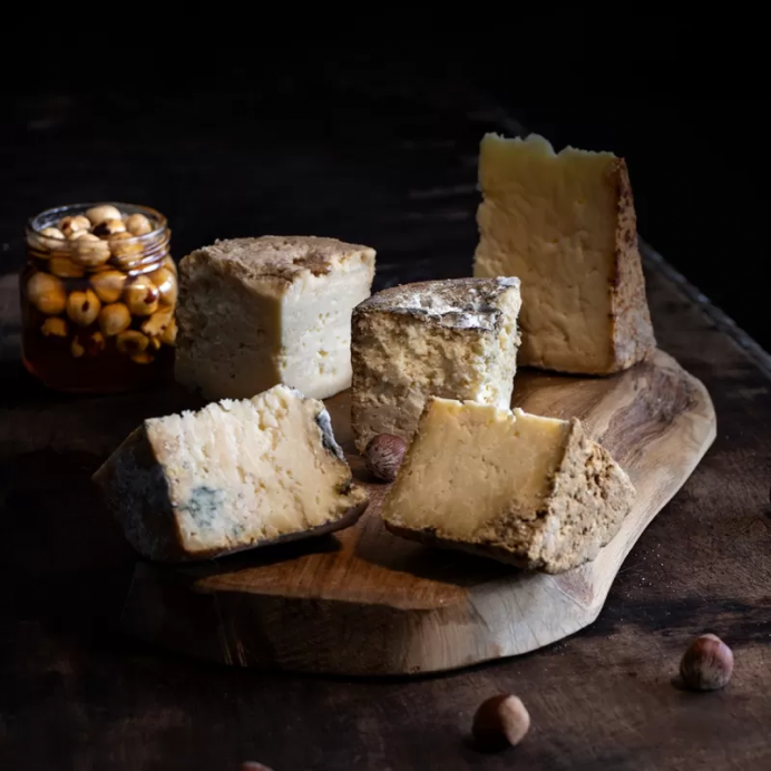 Asturias mantiene la producción de queso Gamonéu pese a la reducción de ganaderos inscritos - Asturias