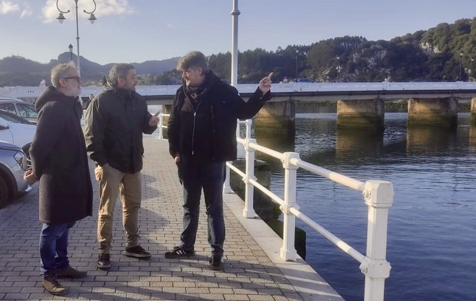 Rafa Cofiño pide aclarar los plazos y medidas para los pasos alternativos en las obras del puente de Ribadesella - Concejo de Ribadesella